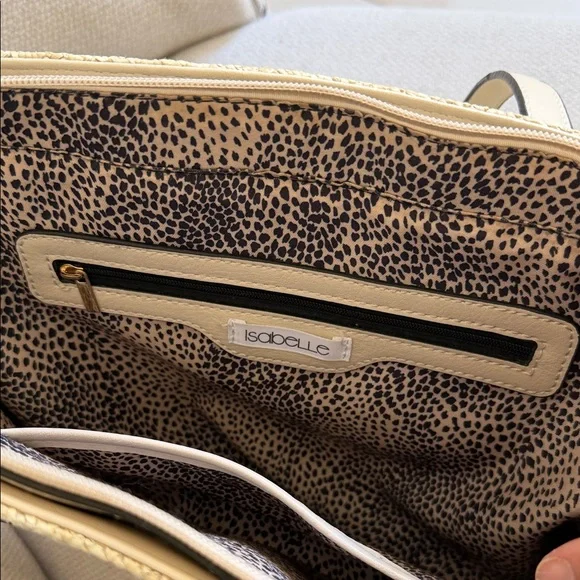 Isabelle Large Straw Zippered Tote with Interior Pockets - Picture 11 of 15